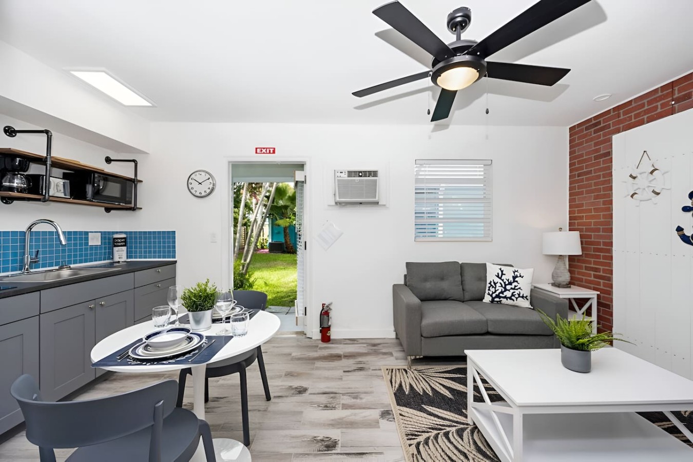 Luna Beach House